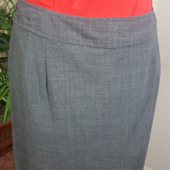 Calvin Klein grey dressy work Skirt. Size 8 - Picture 6 of 8